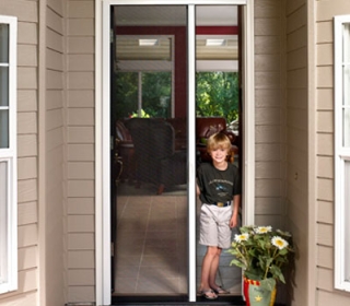 Retractable insect screen single door with small child